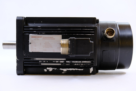 Indramat 090A-0-RD-2-C/110-A-0  AC Serwomotor Silnik elektryczny