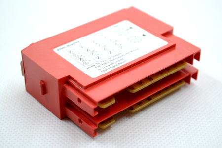 Allen Bradley 1734-IB8S ser. B Point I/O Safety Sinking Module