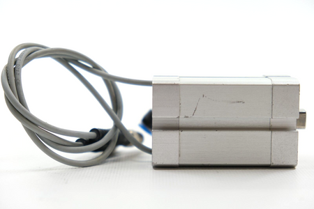 Festo ADN-25-25-I-P-A-Q (536250) Compact cylinder + 2 proximity sensors