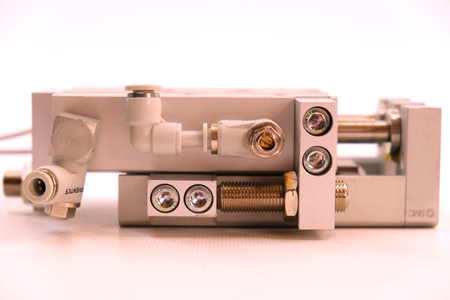 SMC Pneumatics EMXS20L-50 Kompaktschlitten, doppeltwirkend, Kreuzrollenführung