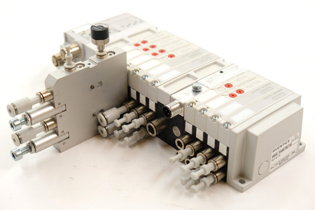 Aventics PLC: 42-U4 R480796735 x 1 + AES-D-BC-ECAT R412018225 Pneumatiksystem