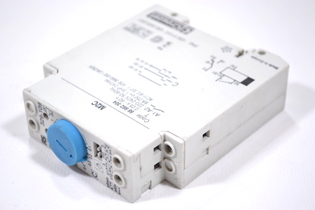 Crouzet M2C 88882304 Przekaźnik czasowy