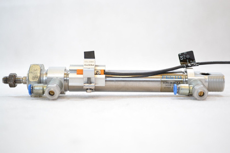 Festo DSNU-20-80-P-A (14328) ISO cylinder + 1 x proximity sensor