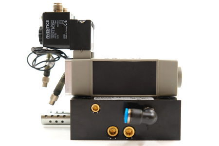 Aventics R422003623 + 2 x R422102677 5/2-Wegeventil Dual Directional Valve