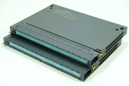 Siemens 6ES7422-1BL00-0AA0 S7 Digital output module x 2 units