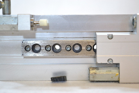 Festo SLT-16-100-A-CC-B (197899) Mini Slide Cylinder + 2 x IFM proximity sensors