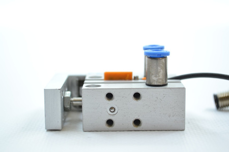 Festo SLS-6-5-P-A (170485) Mini Slide Cylinder + proximity sensor