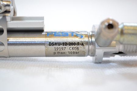 Festo DSNU-12-200-P-A (19197) ISO cylinder + 2 x IFM proximity sensors
