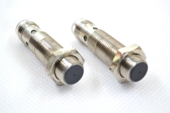 Omron E2A-M12KS04-M1-B1 Czujnik zbliżeniowy x 2 sztuki